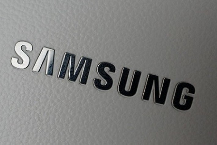 Samsung'un yeni bir akıllı telefonu daha yandı