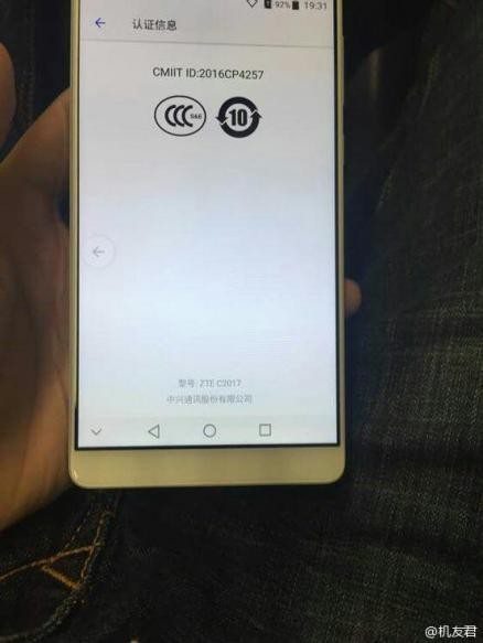 ZTE Axon 7 Max Canlı Görselleri Geldi