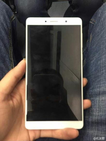 ZTE Axon 7 Max Canlı Görselleri Geldi