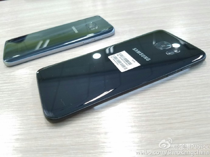 Galaxy S7 Edge Parlak Siyah Fotoğraf Galerisi