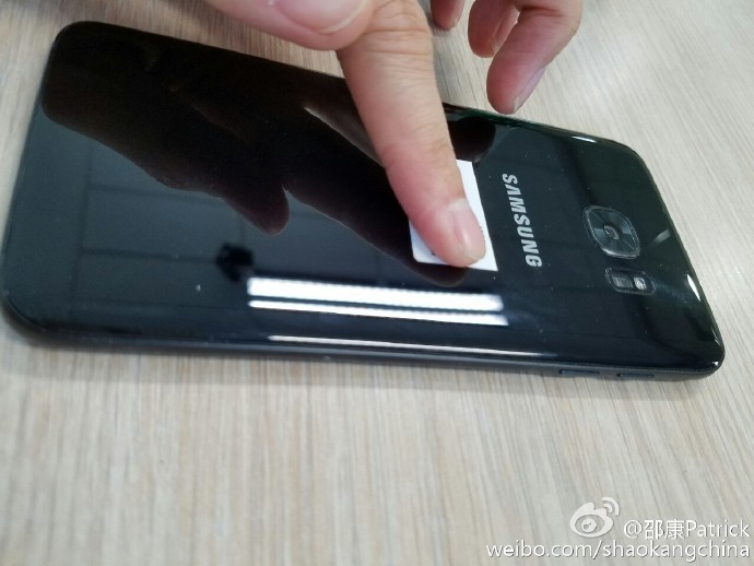 Galaxy S7 Edge Parlak Siyah Fotoğraf Galerisi
