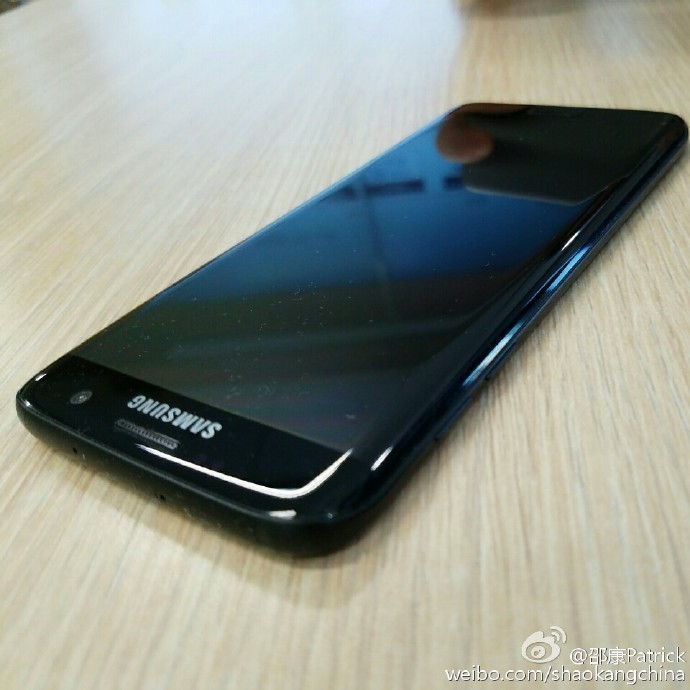 Galaxy S7 Edge Parlak Siyah Fotoğraf Galerisi 