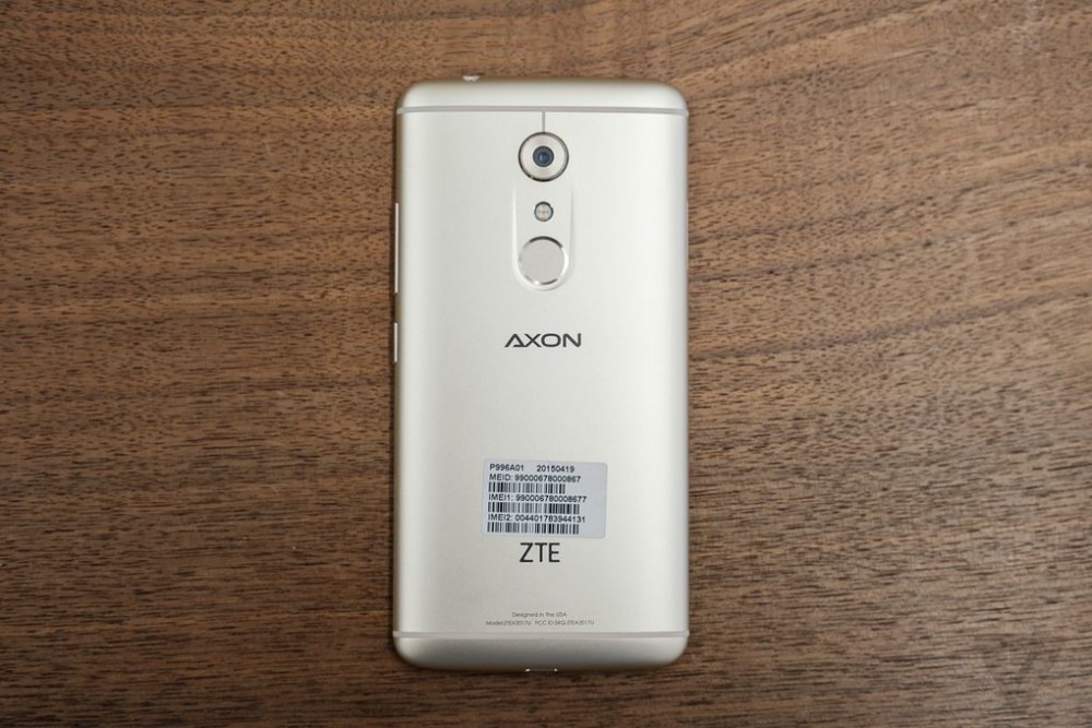 ZTE'nin Yeni Amiral Gemisi Axon 7'ye Detaylı İlk Bakış