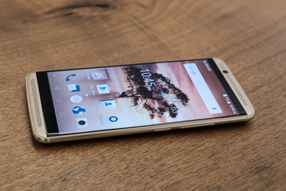 ZTE'nin Yeni Amiral Gemisi Axon 7'ye Detaylı İlk Bakış