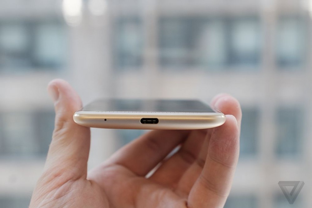 ZTE'nin Yeni Amiral Gemisi Axon 7'ye Detaylı İlk Bakış