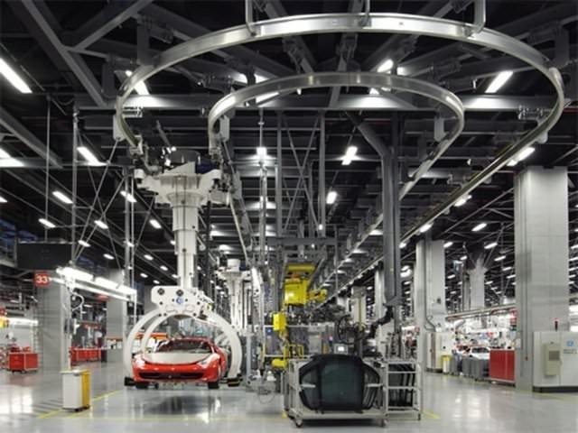 Ferrari, üretim tesisinin kapılarını araladı