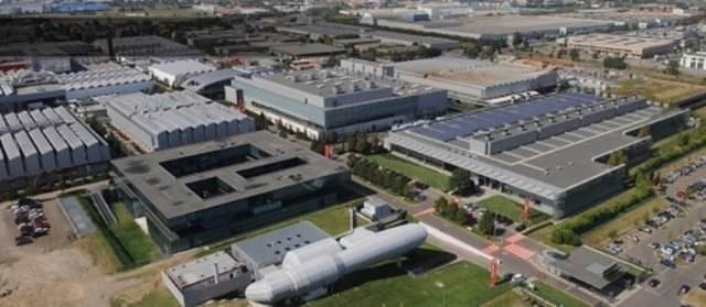 Ferrari, üretim tesisinin kapılarını araladı