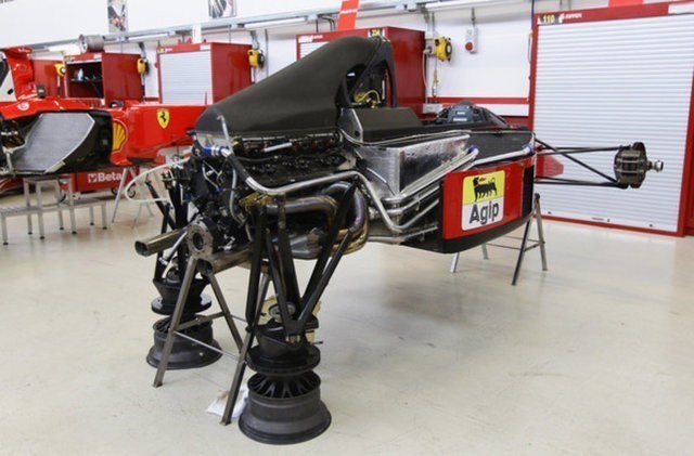 Ferrari, üretim tesisinin kapılarını araladı