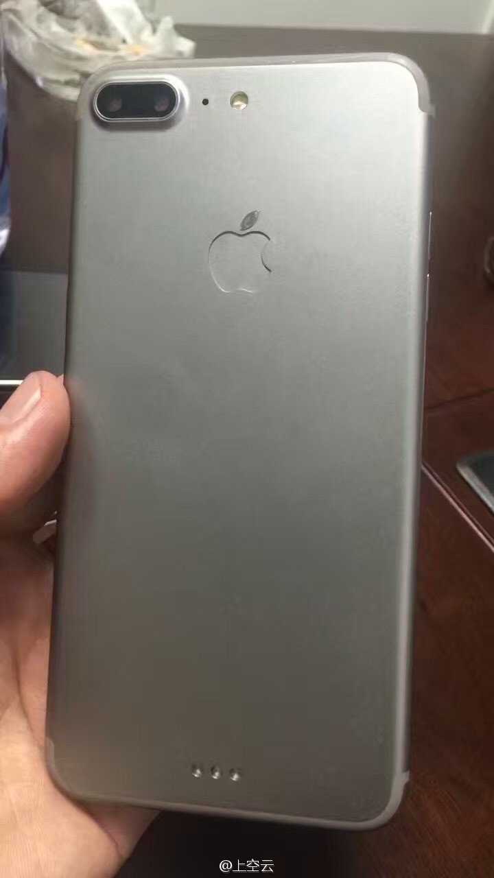 İphone 7 ve İphone 7 Plus Canlı Görselleri Ortaya Çıktı 