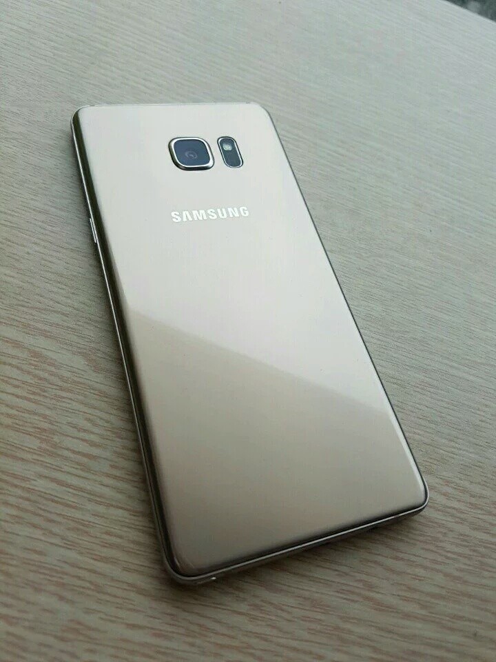 Galaxy Note 7 Gold Görselleri Ortaya Çıktı