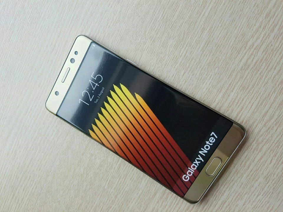 Galaxy Note 7 Gold Görselleri Ortaya Çıktı