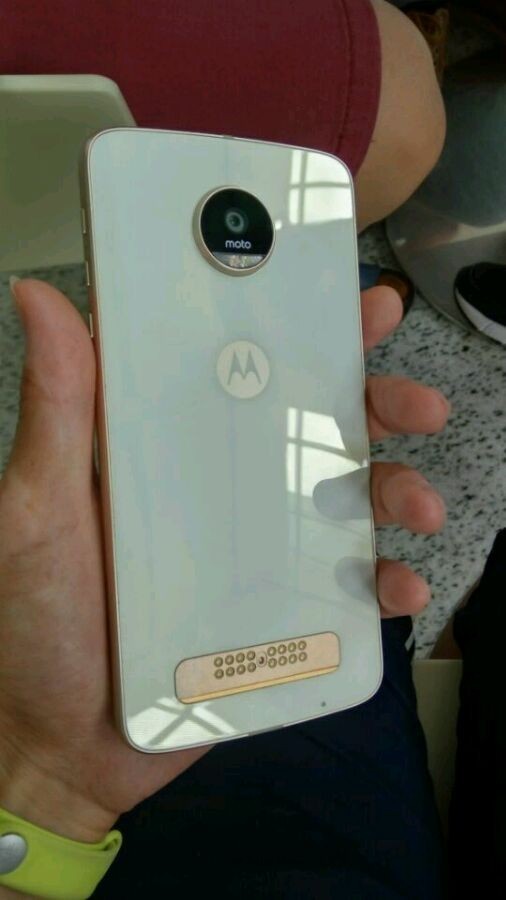 Moto Z Play Görselleri Ortaya Çıktı 