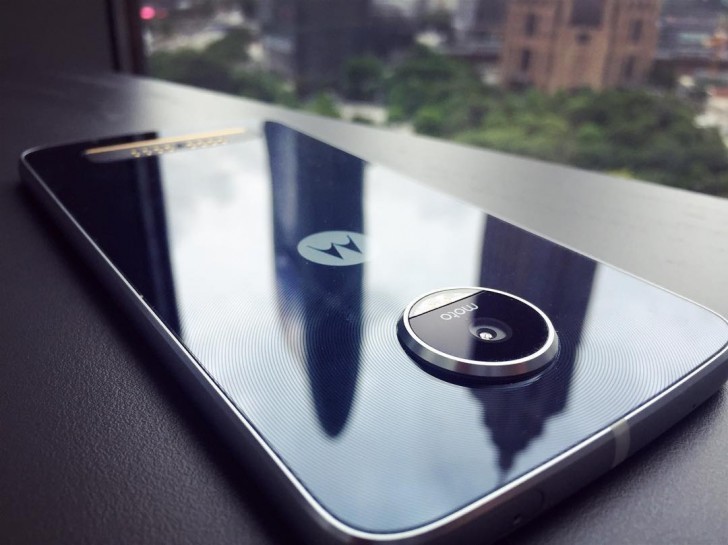 Moto Z Play Görselleri Ortaya Çıktı 