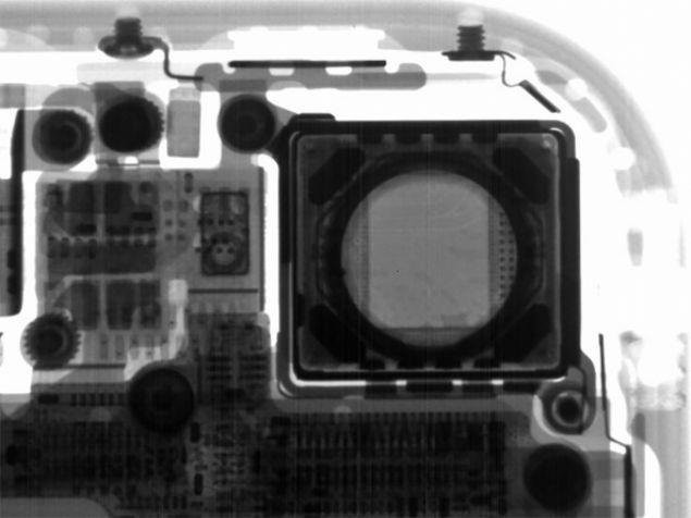 iPhone 8'i stüdyolarında tek tek parçalarına ayırdılar