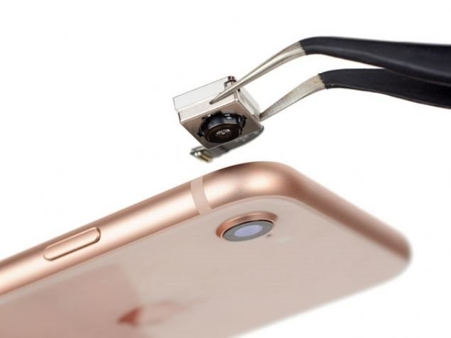 iPhone 8'i stüdyolarında tek tek parçalarına ayırdılar