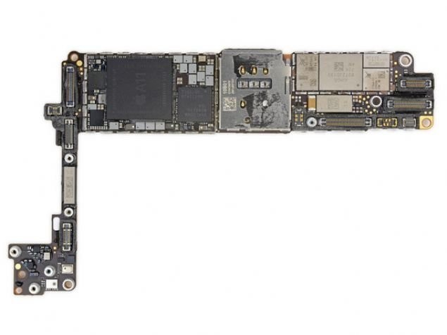 iPhone 8'i stüdyolarında tek tek parçalarına ayırdılar