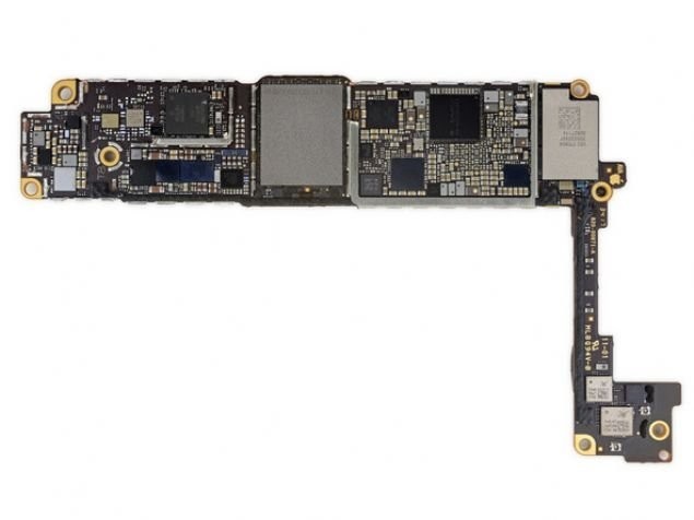 iPhone 8'i stüdyolarında tek tek parçalarına ayırdılar