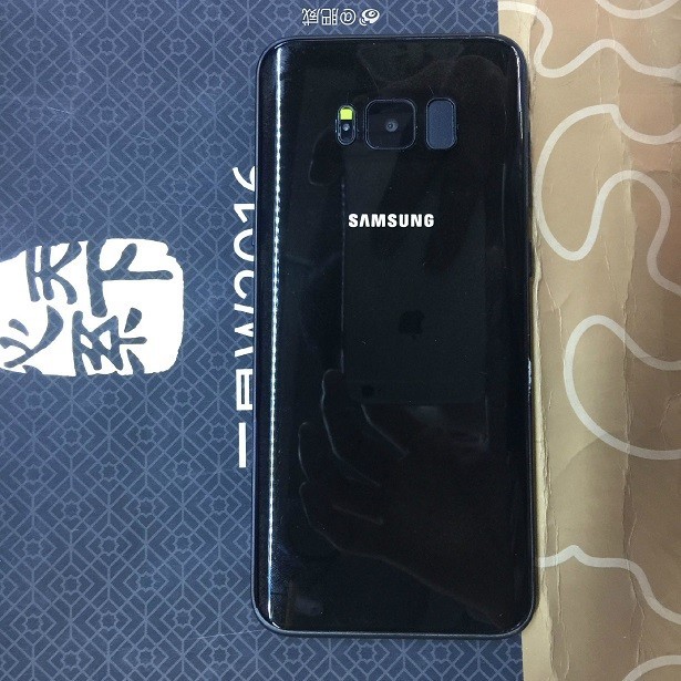 Parlak Siyah Galaxy S8'in 7 yeni görseli ortaya çıktı
