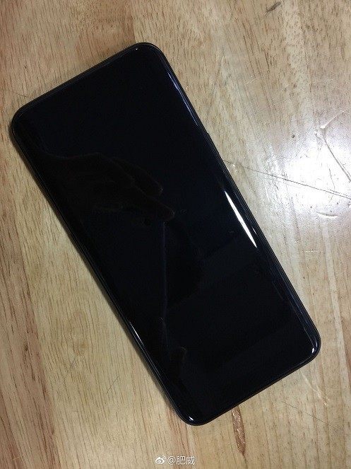 Parlak Siyah Galaxy S8'in 7 yeni görseli ortaya çıktı