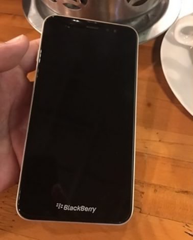 BlackBerry Aurora'nın Yeni Görüntüleri Ortaya Çıktı 