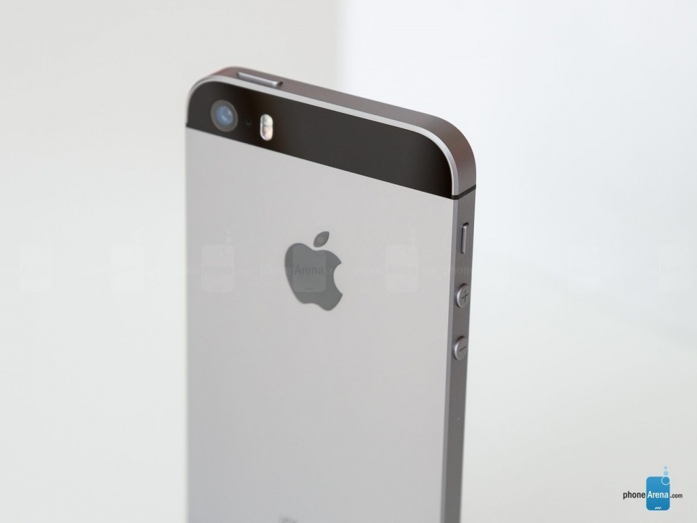 İphone SE 128GB Mart Ayında Geliyor 