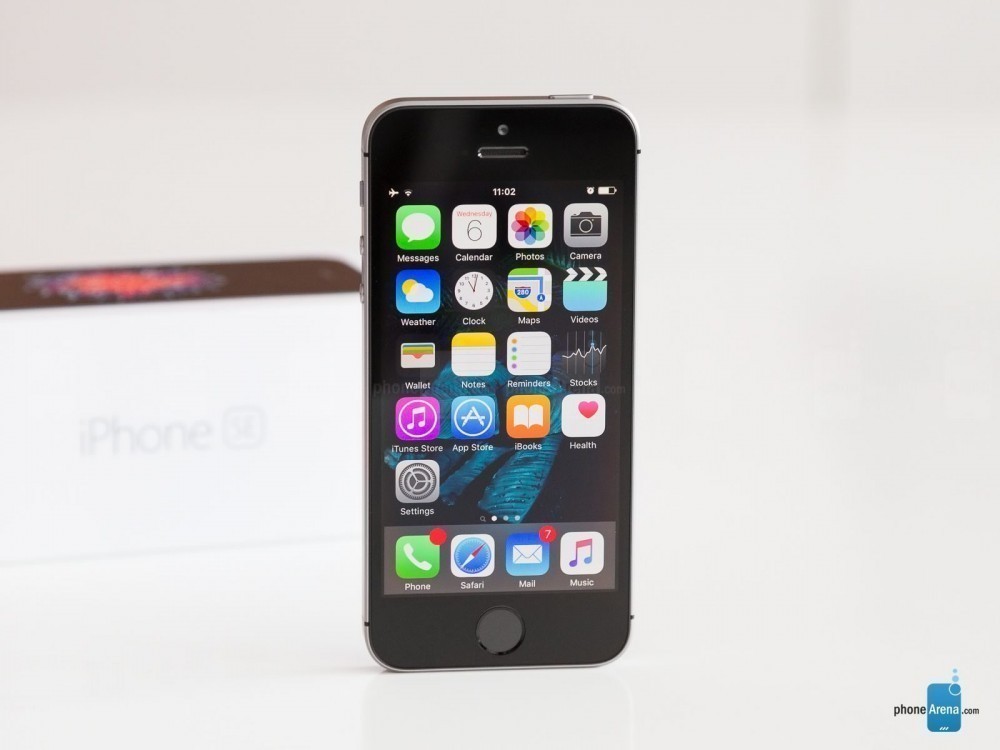 İphone SE 128GB Mart Ayında Geliyor 