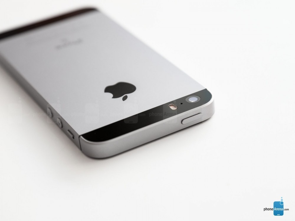 İphone SE 128GB Mart Ayında Geliyor