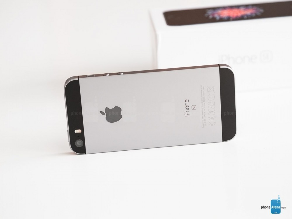 İphone SE 128GB Mart Ayında Geliyor 