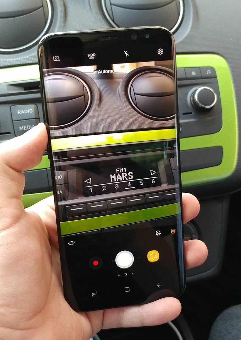 Galaxy S8+ Yeni Canlı Görüntüleri ile Ortaya Çıktı 