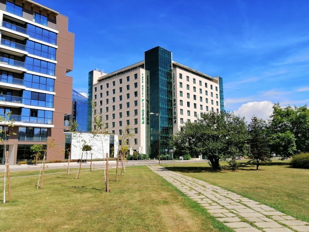 Uygun Fiyatlı Mate 20 Lite Kamera Konusunda İyi İşler Çıkarıyor