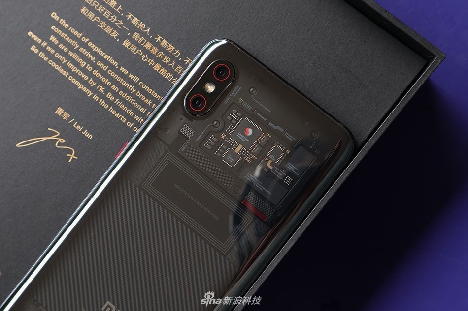 Resimlerle Xiaomi Mi 8 Explorer Edition Kutu Açılımı İncelemesi 