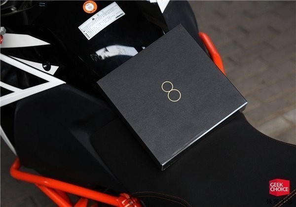 Resimlerle Xiaomi Mi 8 Explorer Edition Kutu Açılımı İncelemesi 