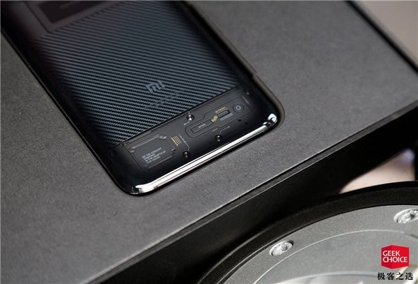 Resimlerle Xiaomi Mi 8 Explorer Edition Kutu Açılımı İncelemesi 