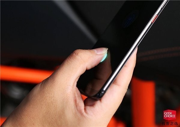 Resimlerle Xiaomi Mi 8 Explorer Edition Kutu Açılımı İncelemesi 