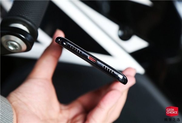 Resimlerle Xiaomi Mi 8 Explorer Edition Kutu Açılımı İncelemesi 