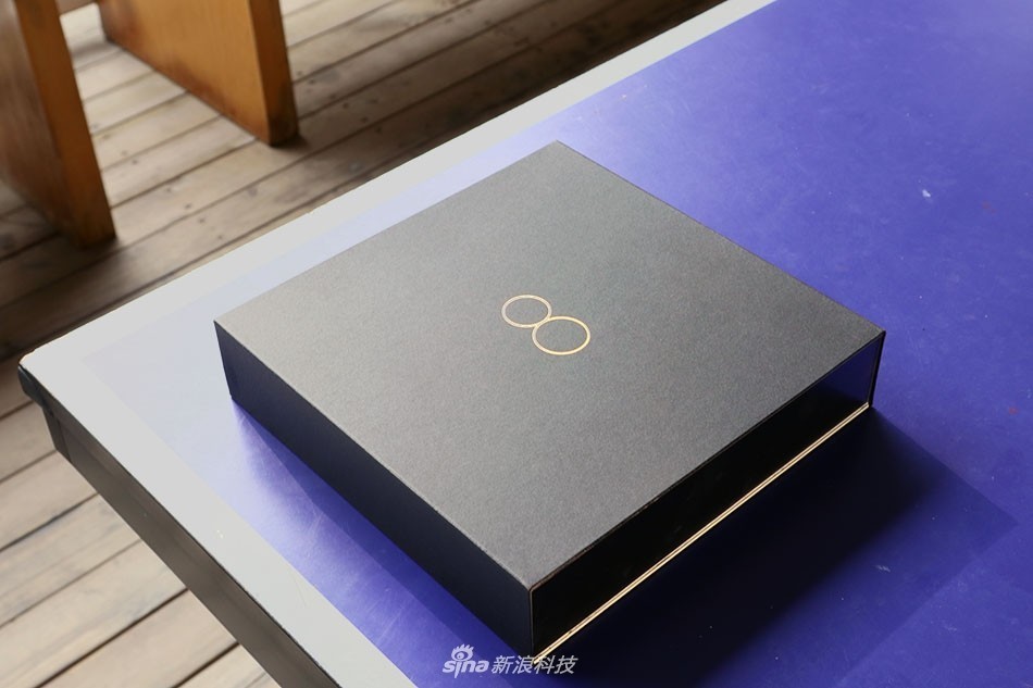 Resimlerle Xiaomi Mi 8 Explorer Edition Kutu Açılımı İncelemesi 