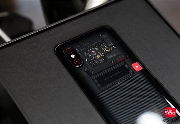 Resimlerle Xiaomi Mi 8 Explorer Edition Kutu Açılımı İncelemesi 