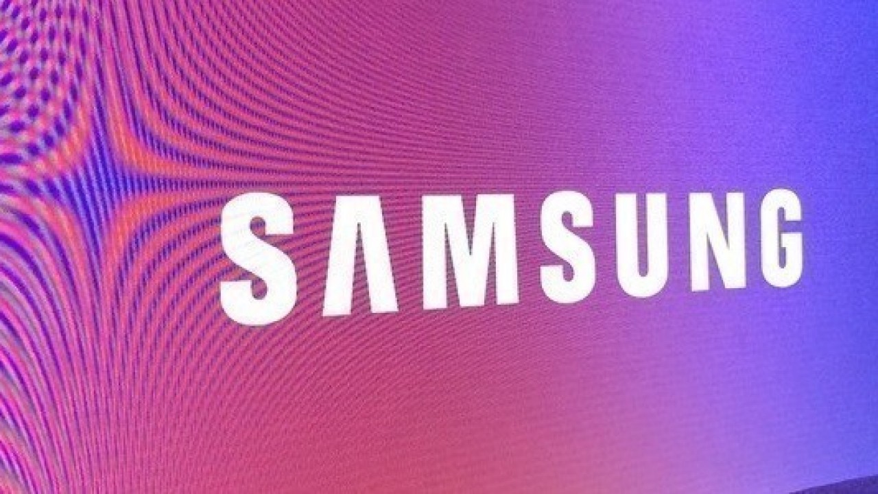 Samsung'dan yeni pembe bir akıllı telefon geliyor