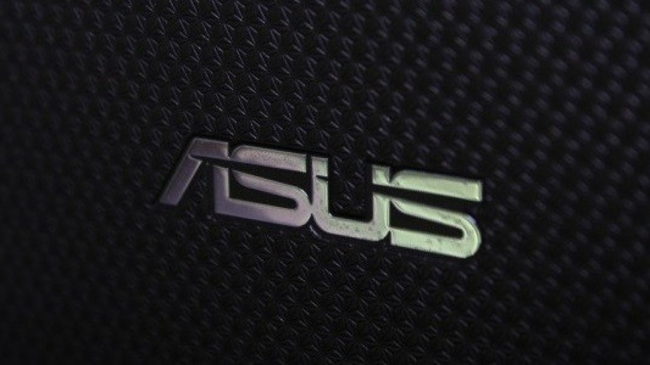 Asus'un çift arka kameralı yeni akıllı telefonu ortaya çıktı