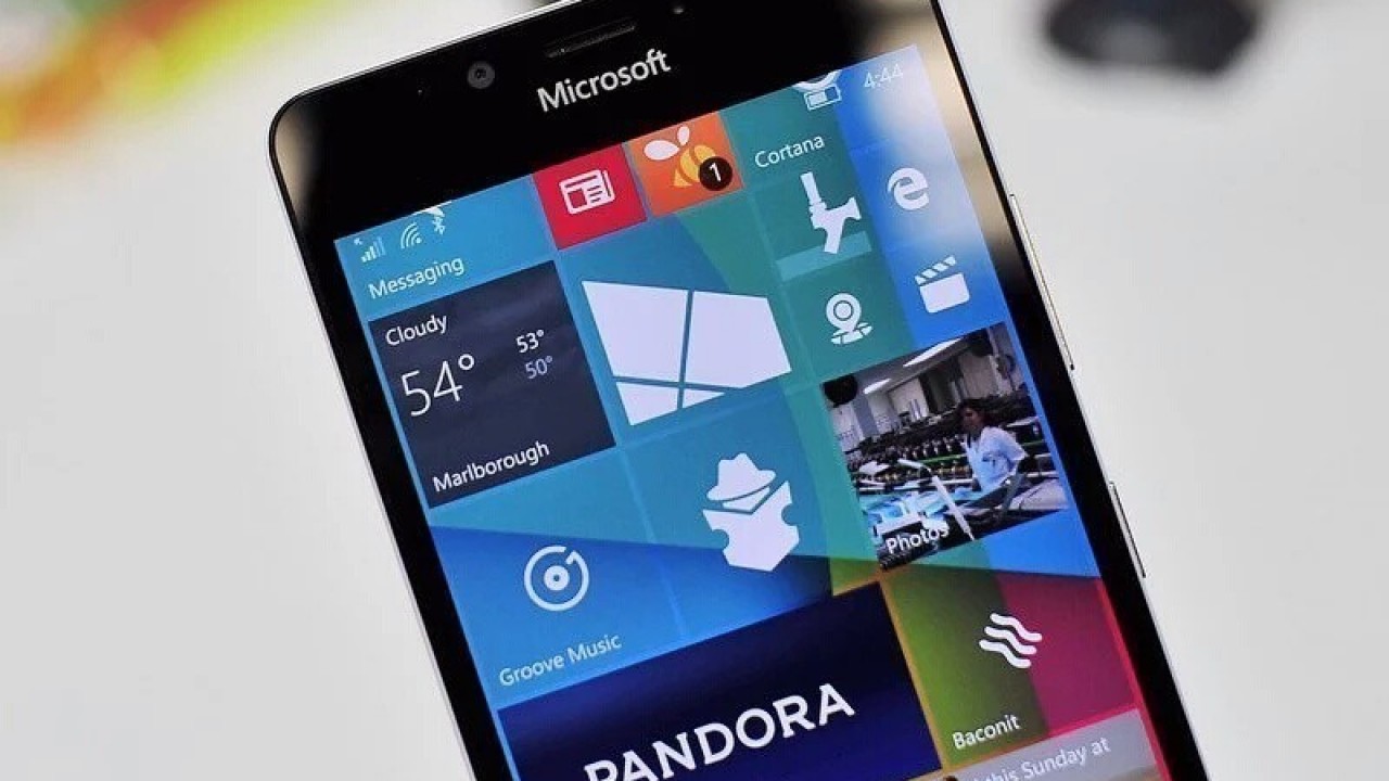 Microsoft,  Parmak İzi Okuyucu Desteğinin Bu Yaz Windows 10 Mobile'a Geleceğini Doğruladı 