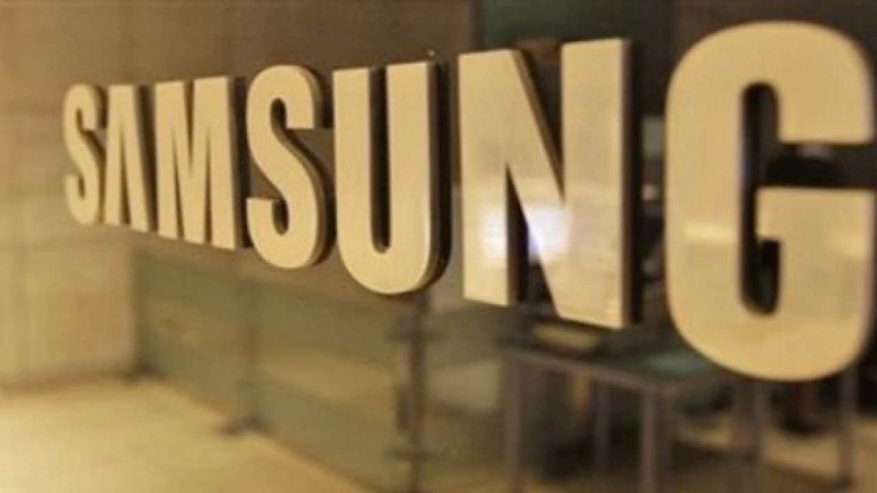 Samsung'un yeni Galaxy Note7 modeli şarjda patladı