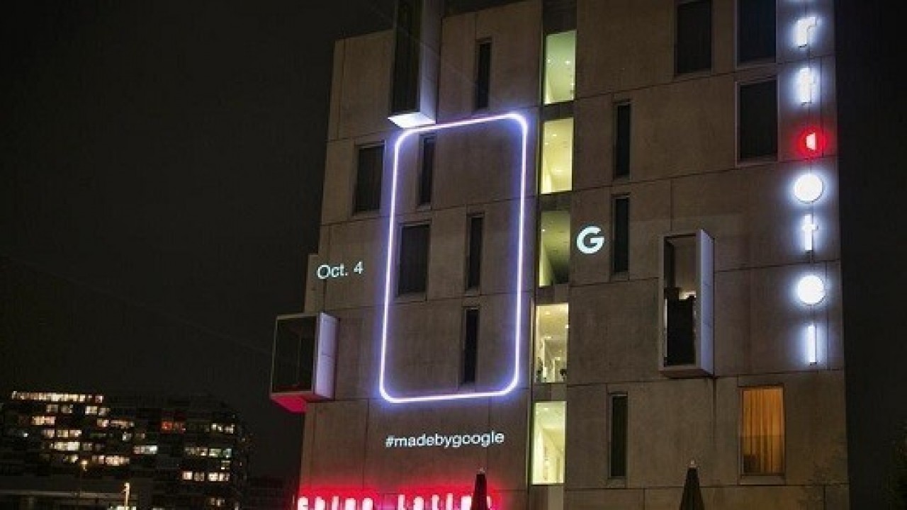 Google, New York'ta Pixel akıllı telefonlarının reklamını yapmaya başladı