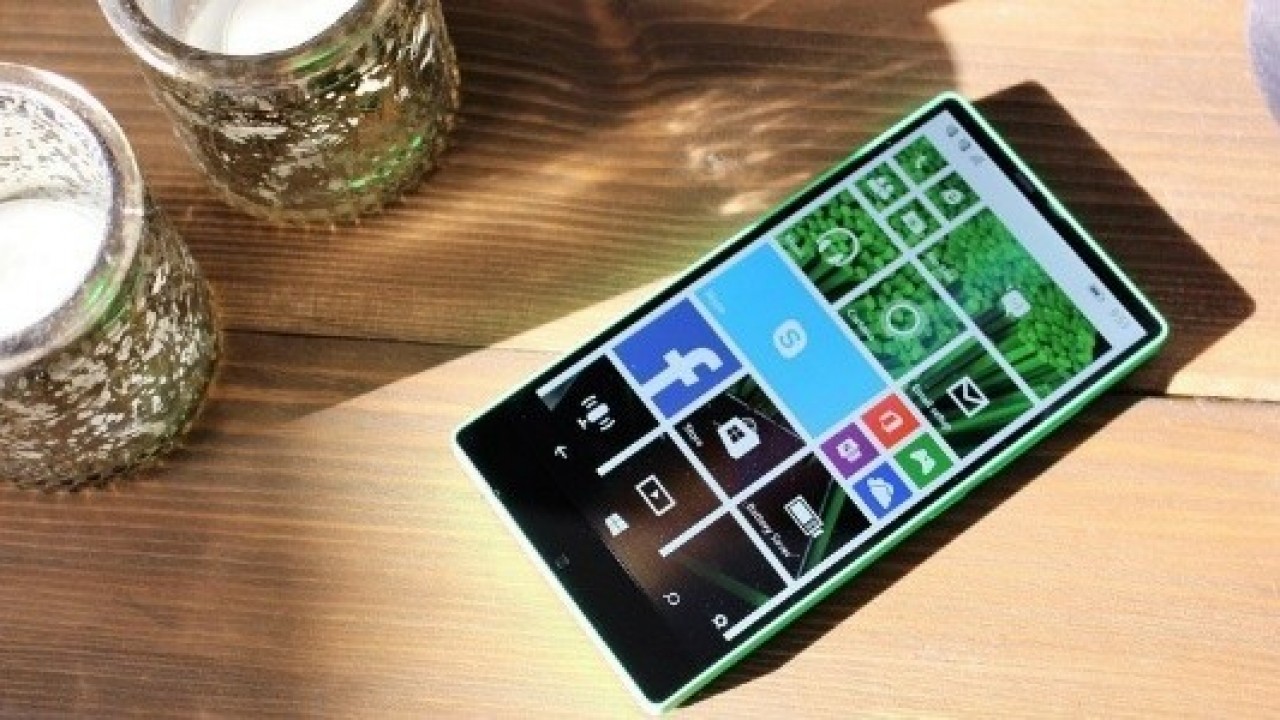 İptal Edilen Çerçevesiz Lumia Akıllı Telefonun Görselleri Ortaya Çıktı