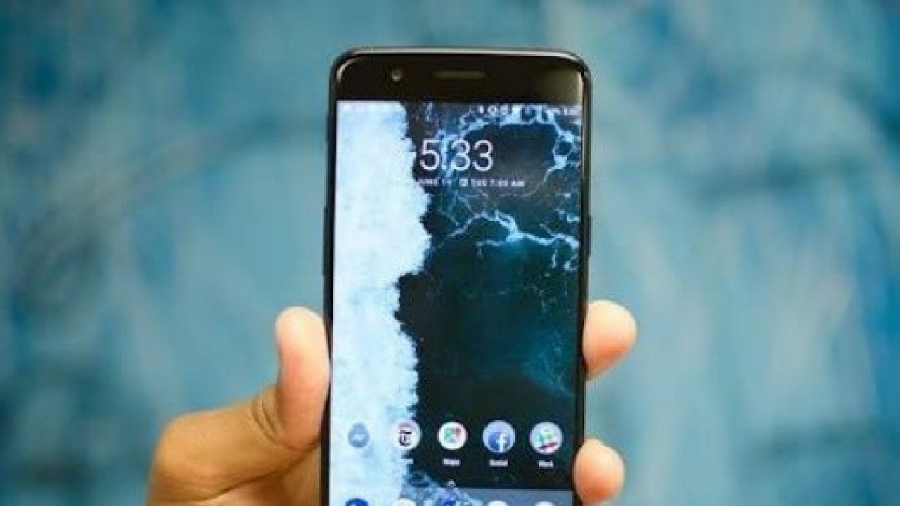 OnePlus 5T, Samsung Tarafından Üretilen Optik AMOLED Ekran ile Birlikte Geliyor