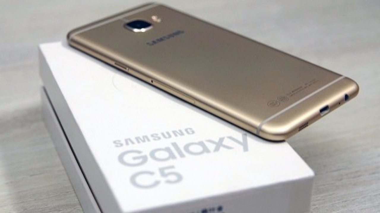 Samsung Galaxy C5 Android 7.0 Nougat Güncellemesi Almaya Başladı