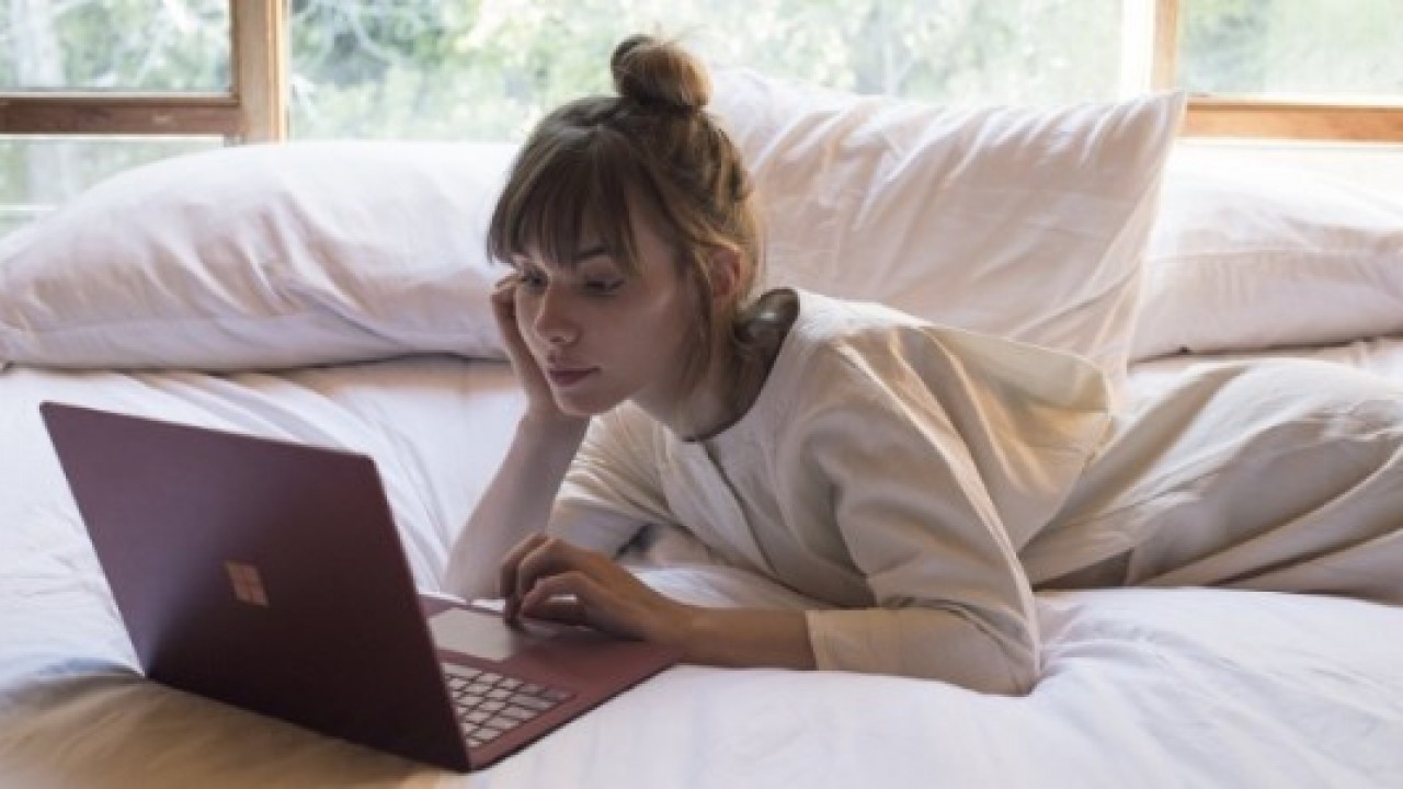 Windows 10 S İşletim Sistemli Surface Laptop Görselleri Duyuru Öncesinde Sızdırıldı