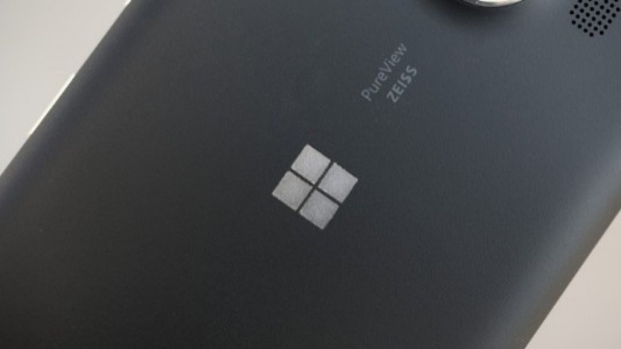 Microsoft'un Yeni Bir Telefonu, Yeni Bir Windows Mobile Sürümü ile Test Ettiği İddia Ediliyor 