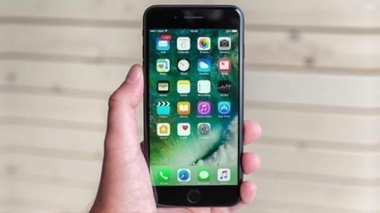 iPhone 8'de, 2 farklı LCD ve 1 farklı OLED ekran seçeneği olabilir