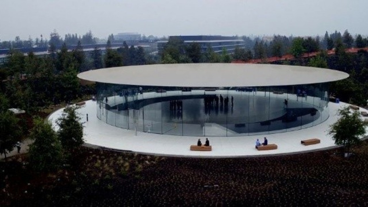 İphone 8'in Tanıtılacağı Steve Jobs Theatre, Drone'la Havadan Görüntülendi