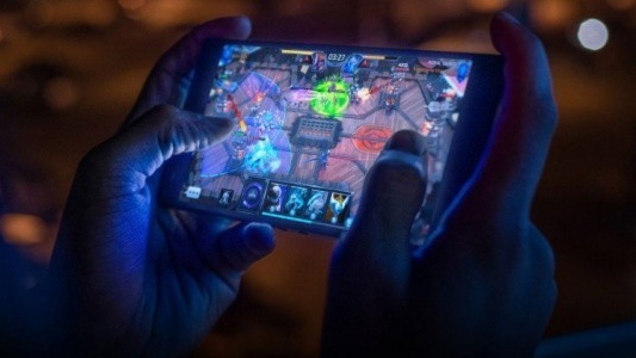 Oyun Telefonlarının Kralı Razer Phone 2 Duyuruldu